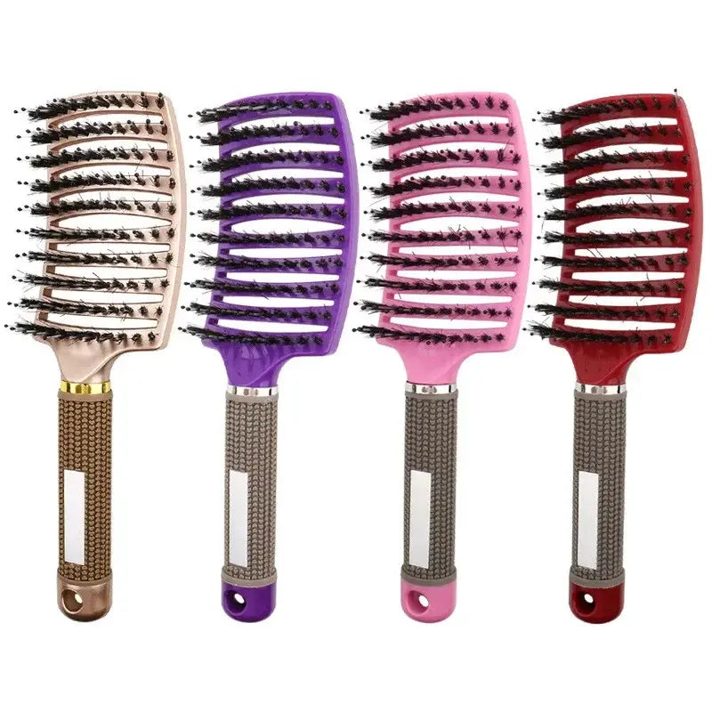 Massage du cuir chevelu avec une brosse à cheveux
