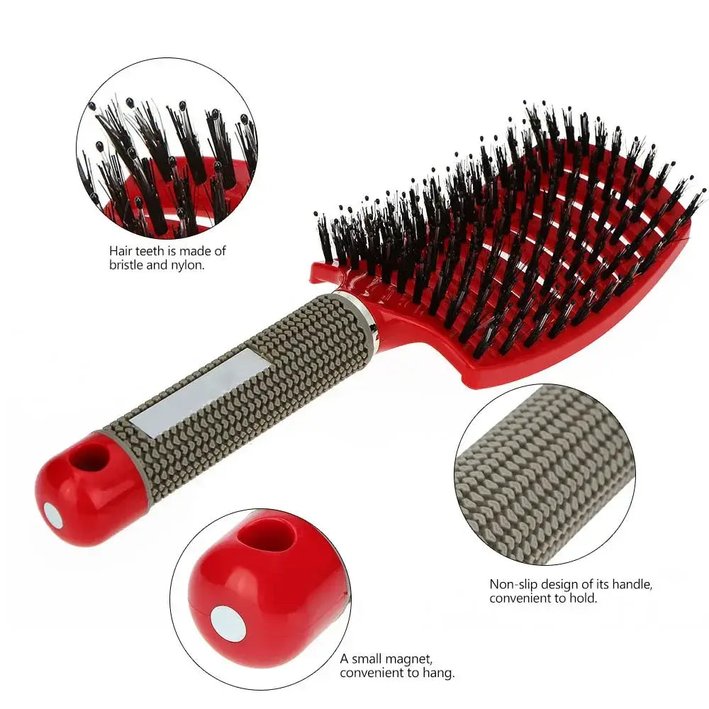 Massage du cuir chevelu avec une brosse à cheveux